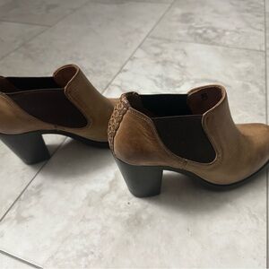 Ariat tan leather braided heel clog boots